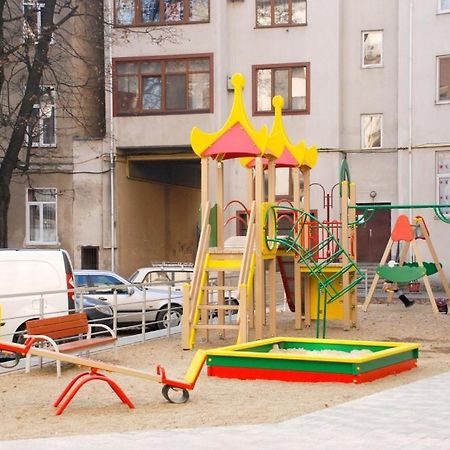 Нові Апартаменти 83 Ivano-Frankivsk Esterno foto